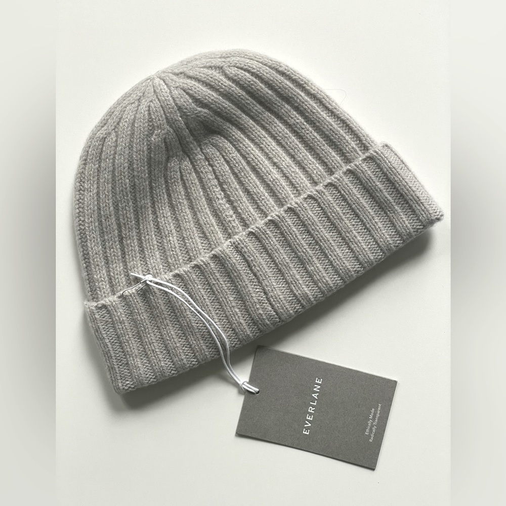 Everlane cashmere beanie pale heather grey